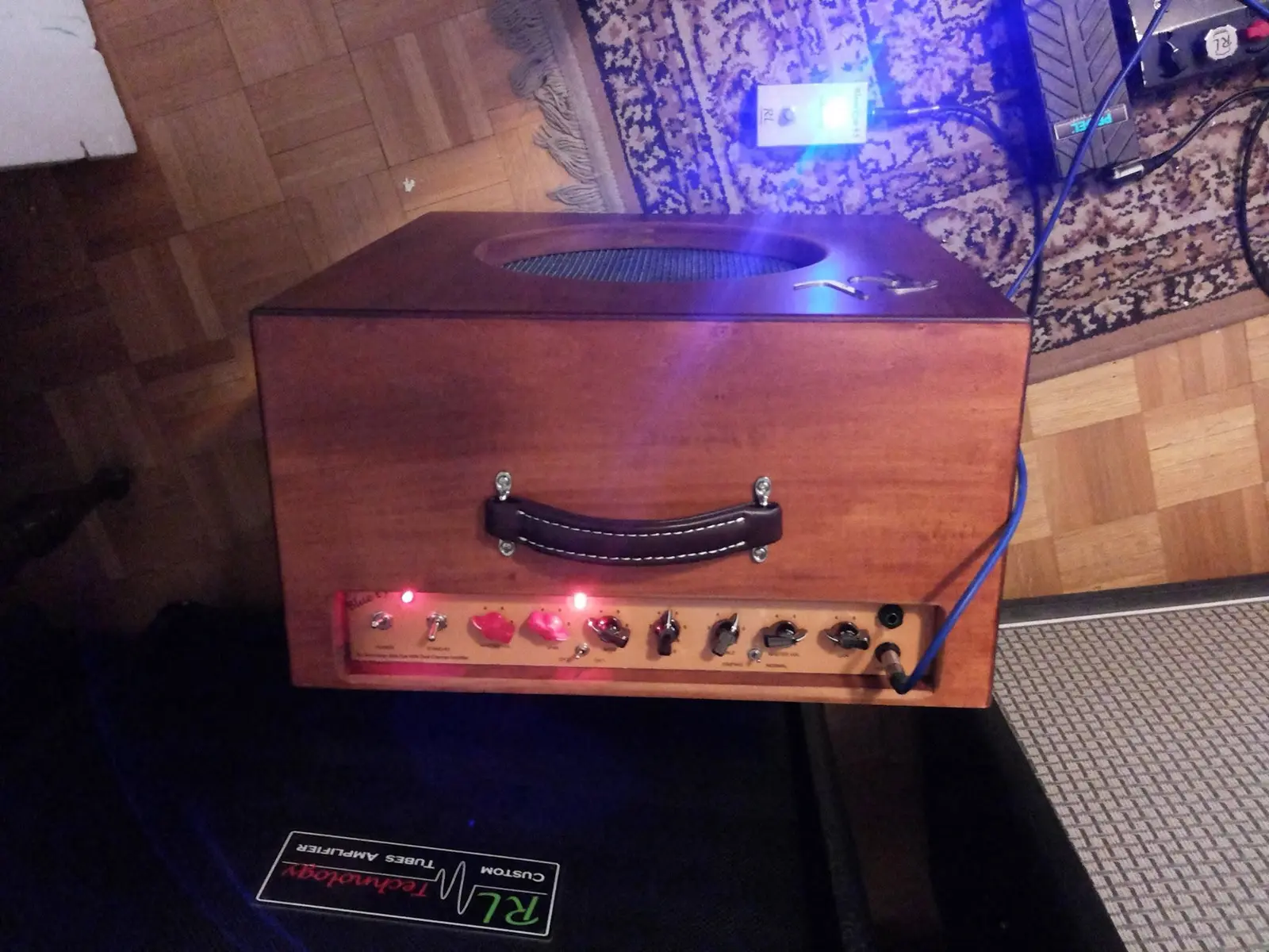 Blue Eye Dual Channel top controls