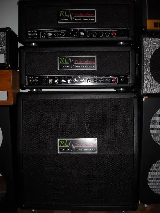 Due testate Red Hot 50 Evo con cabinet RL Technology