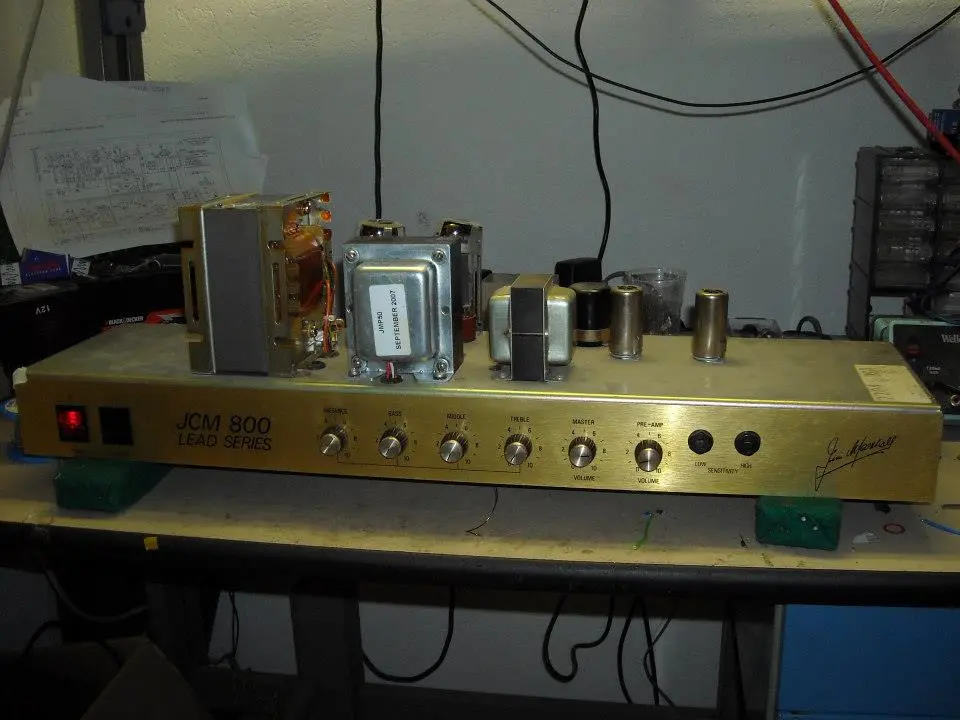 Amplificatore sul banco strumenti